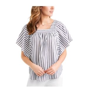 Women's blouse with flared sleeves